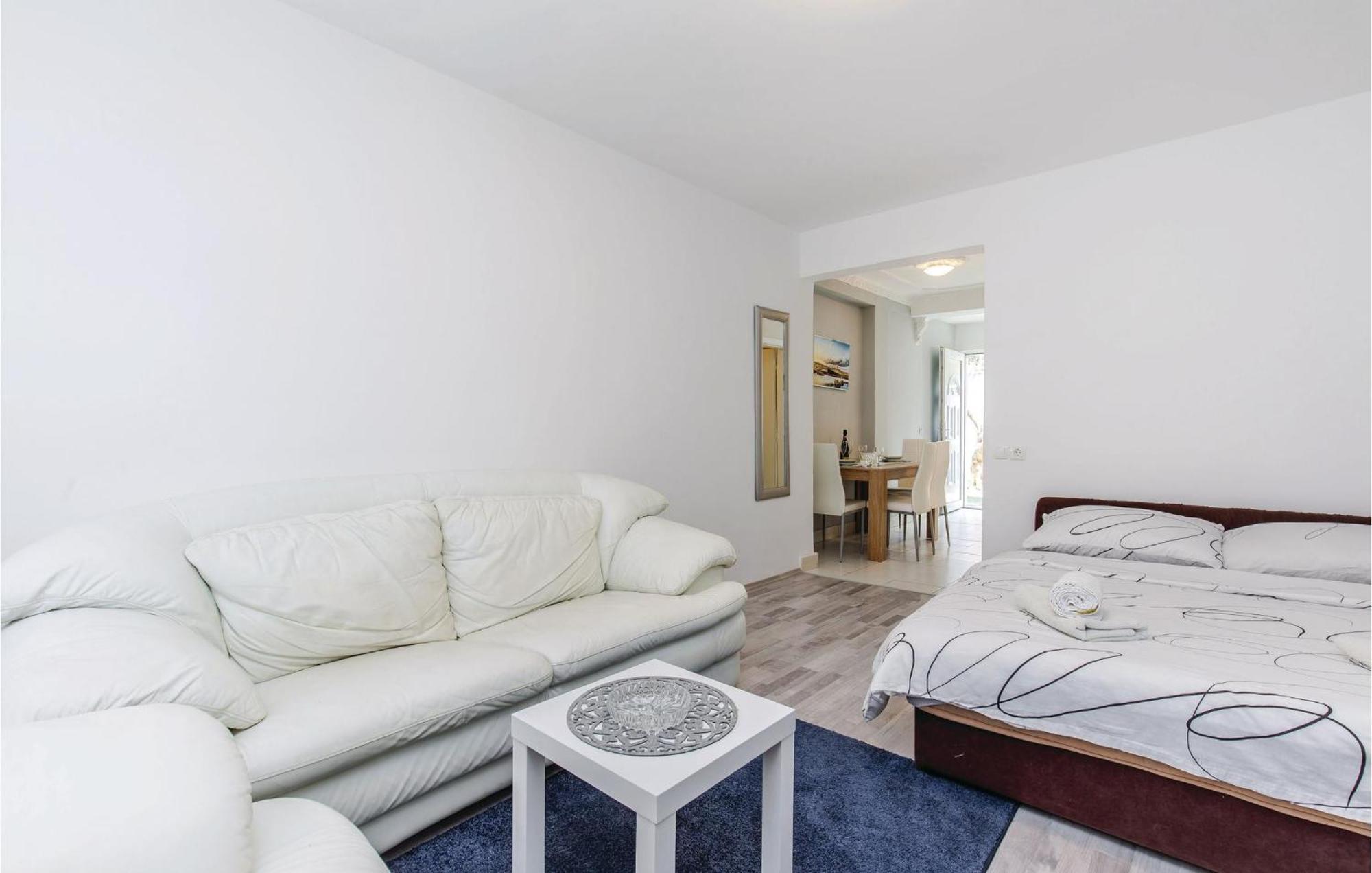 Stunning Apartment In Kostrena With Kitchen 外观 照片